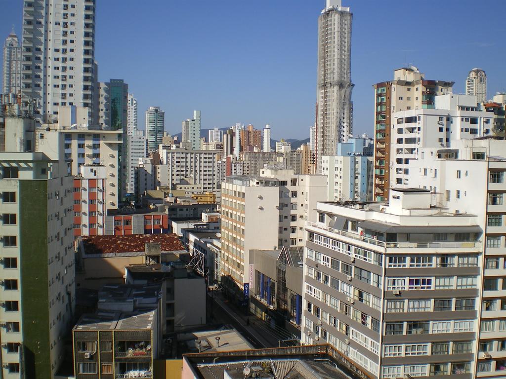 Apartamento Dante Tomio Balneario Camboriu Bagian luar foto